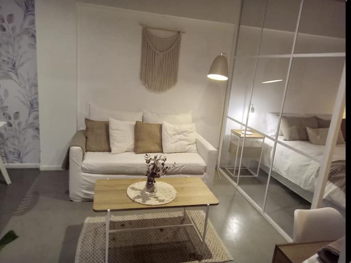 Kitnet com ar-condicionado e WiFi em Colegiales