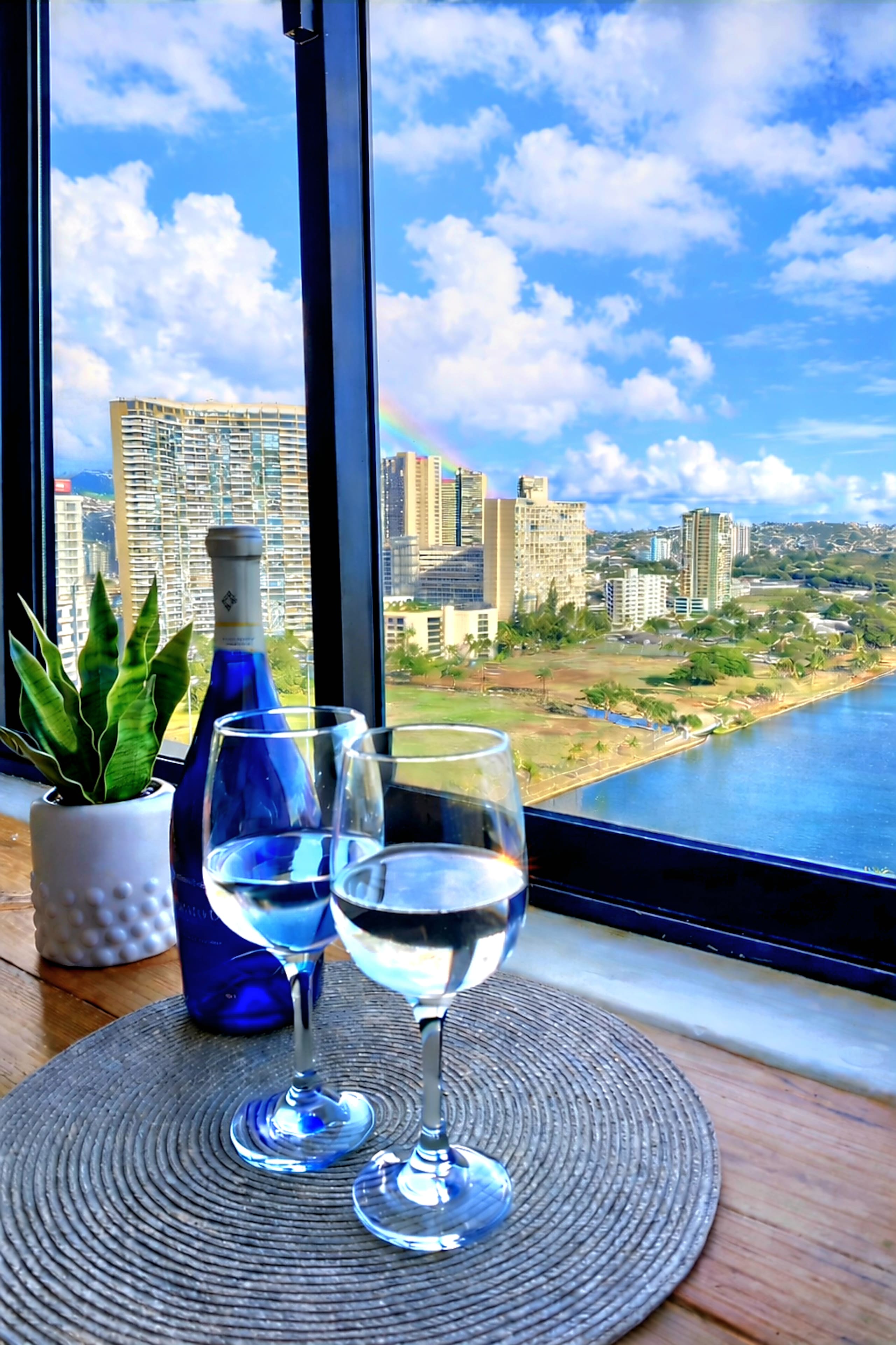 Condo in Honolulu · ★4.93 · Studio · 1 bed · 1 private bath - Image 7