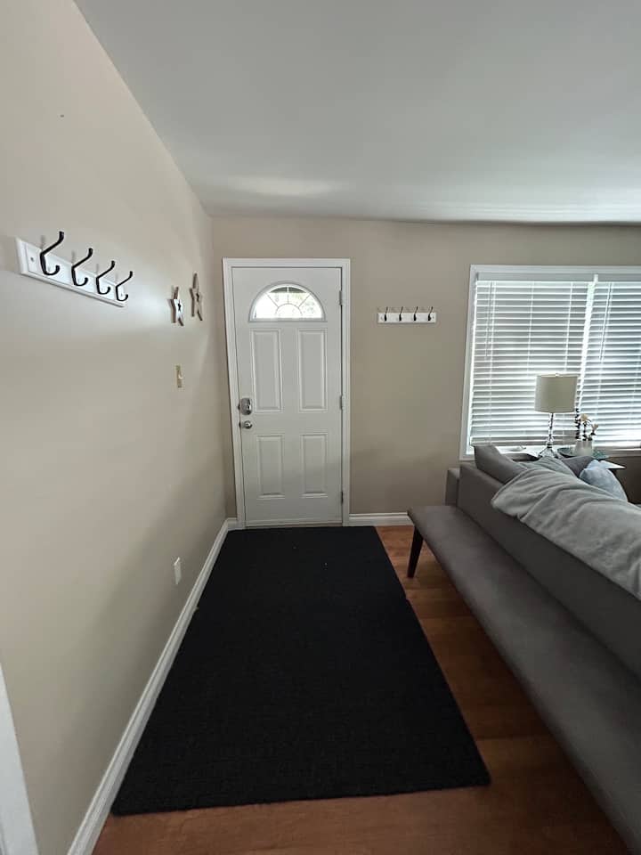 Living Skies - 2 Bedroom 1 Bath - Saskatoon