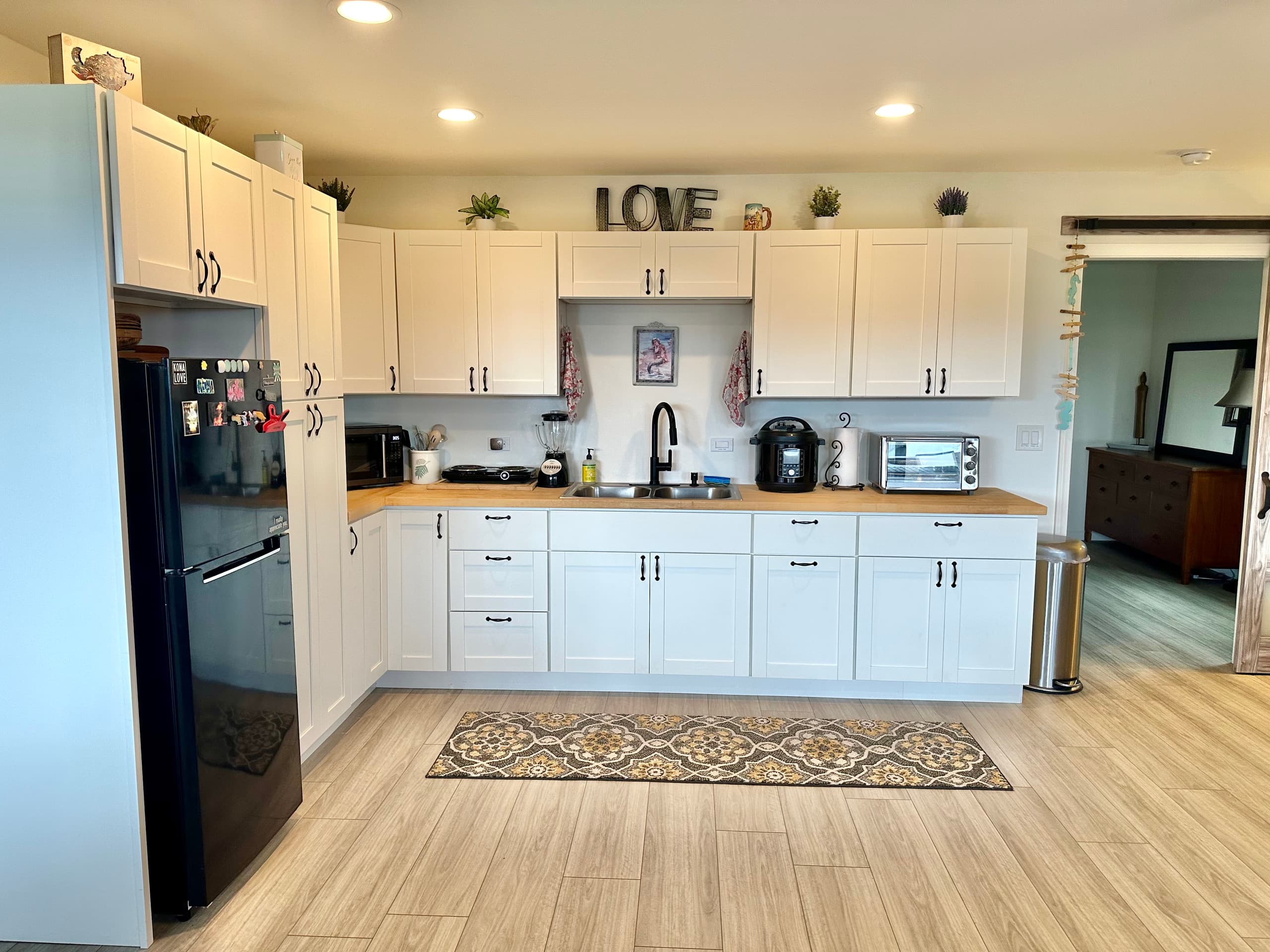 Spacious & Cozy Above Kailua Bay with A/C! - Photo 8