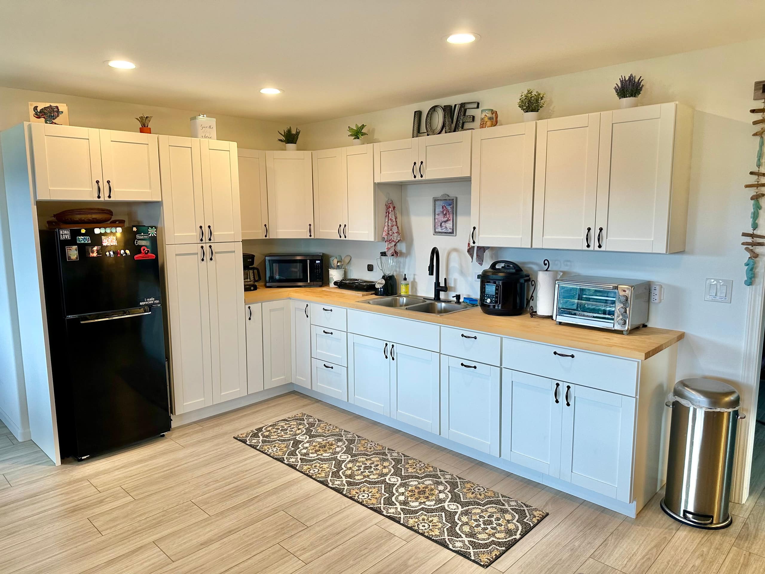 Spacious & Cozy Above Kailua Bay with A/C! - Photo 7