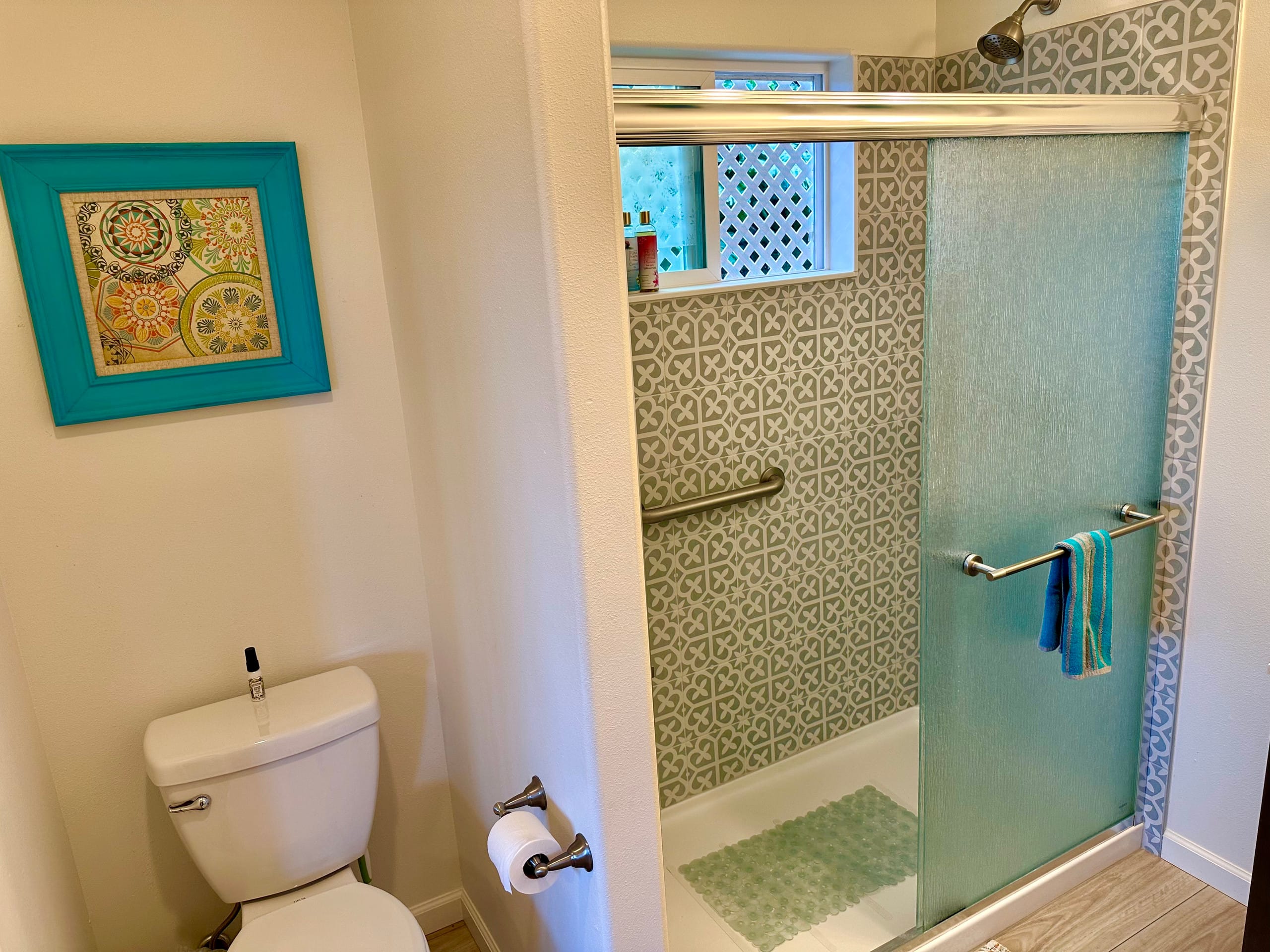 Spacious & Cozy Above Kailua Bay with A/C! - Photo 13