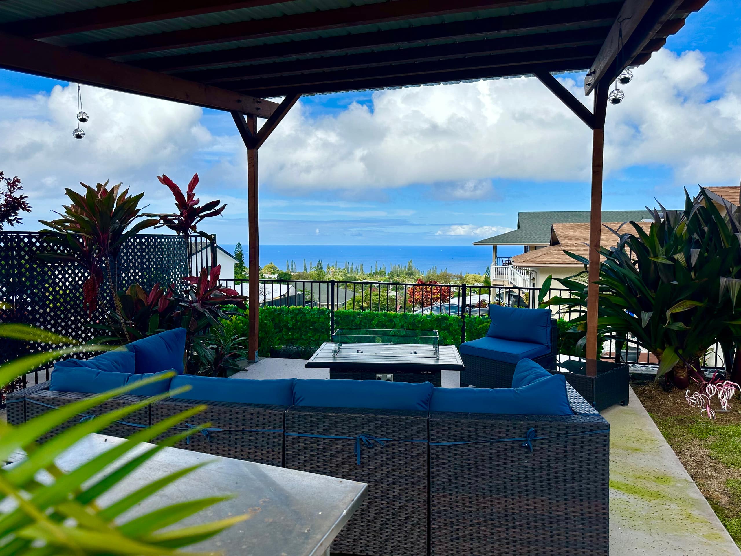 Spacious & Cozy Above Kailua Bay with A/C! - Photo 23