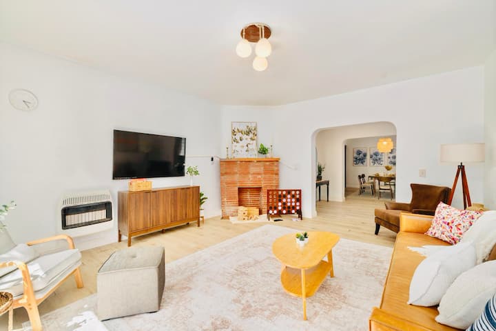 Family 3br Walk To Zoo | Arcade, Fire Pit, Pets Ok - San Diego, CA