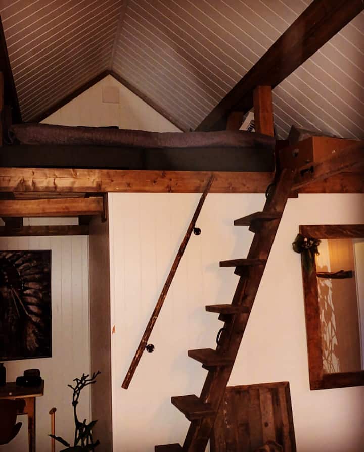 Na katu u potkrovlju nalazi se dvostruki prostor za spavanje