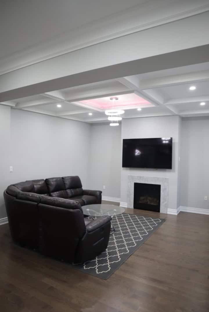 Home In Bradford West Gwillimbury - Bradford