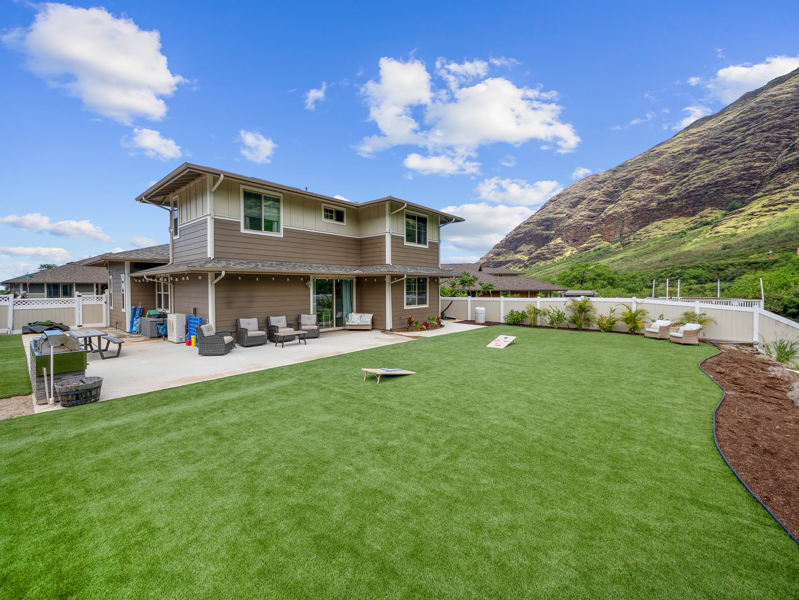 Home in Waianae · ★5.0 · 7 bedrooms · 12 beds · 5.5 private baths - Image 144