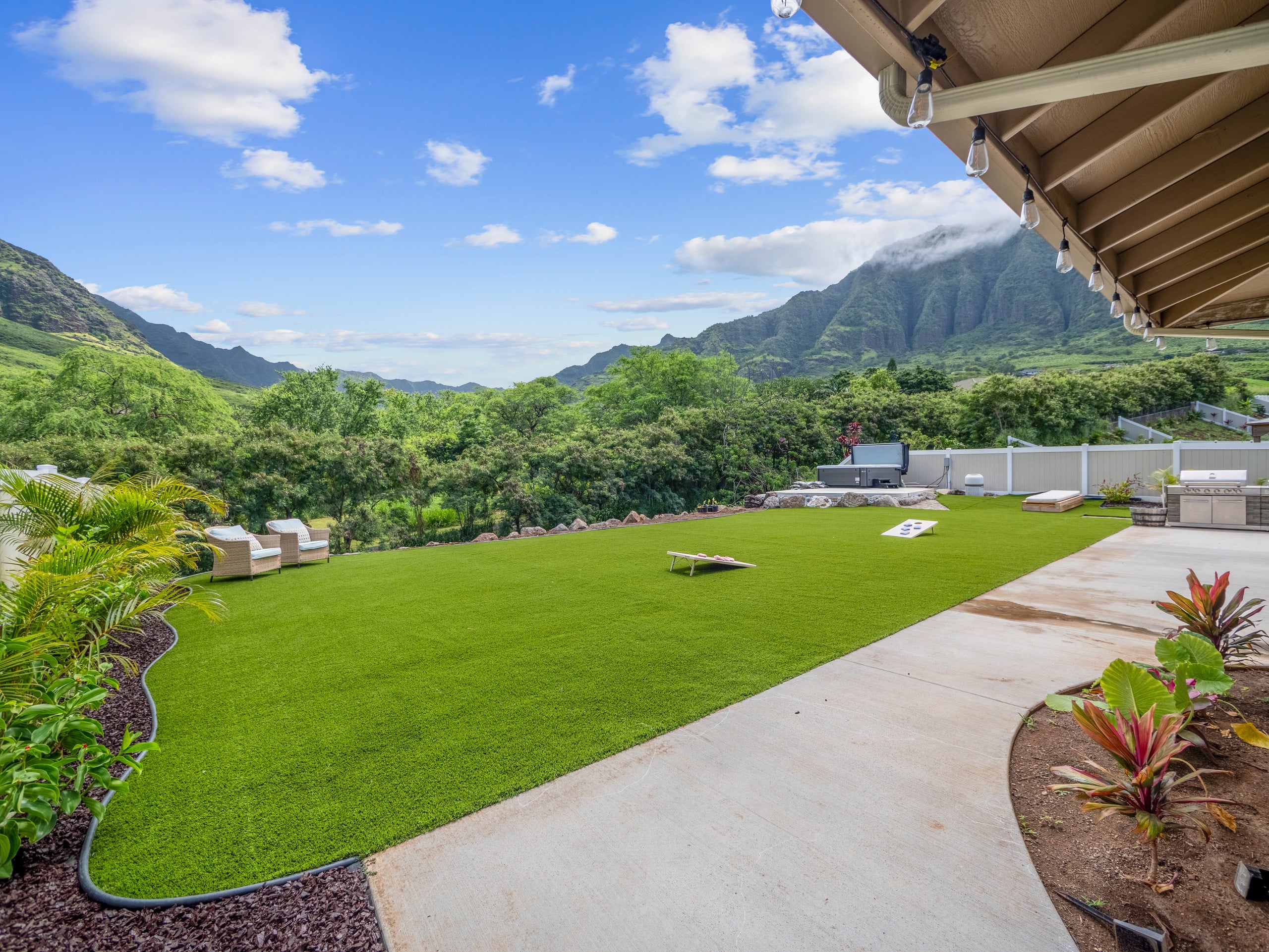 Home in Waianae · ★5.0 · 7 bedrooms · 12 beds · 5.5 private baths - Image 157
