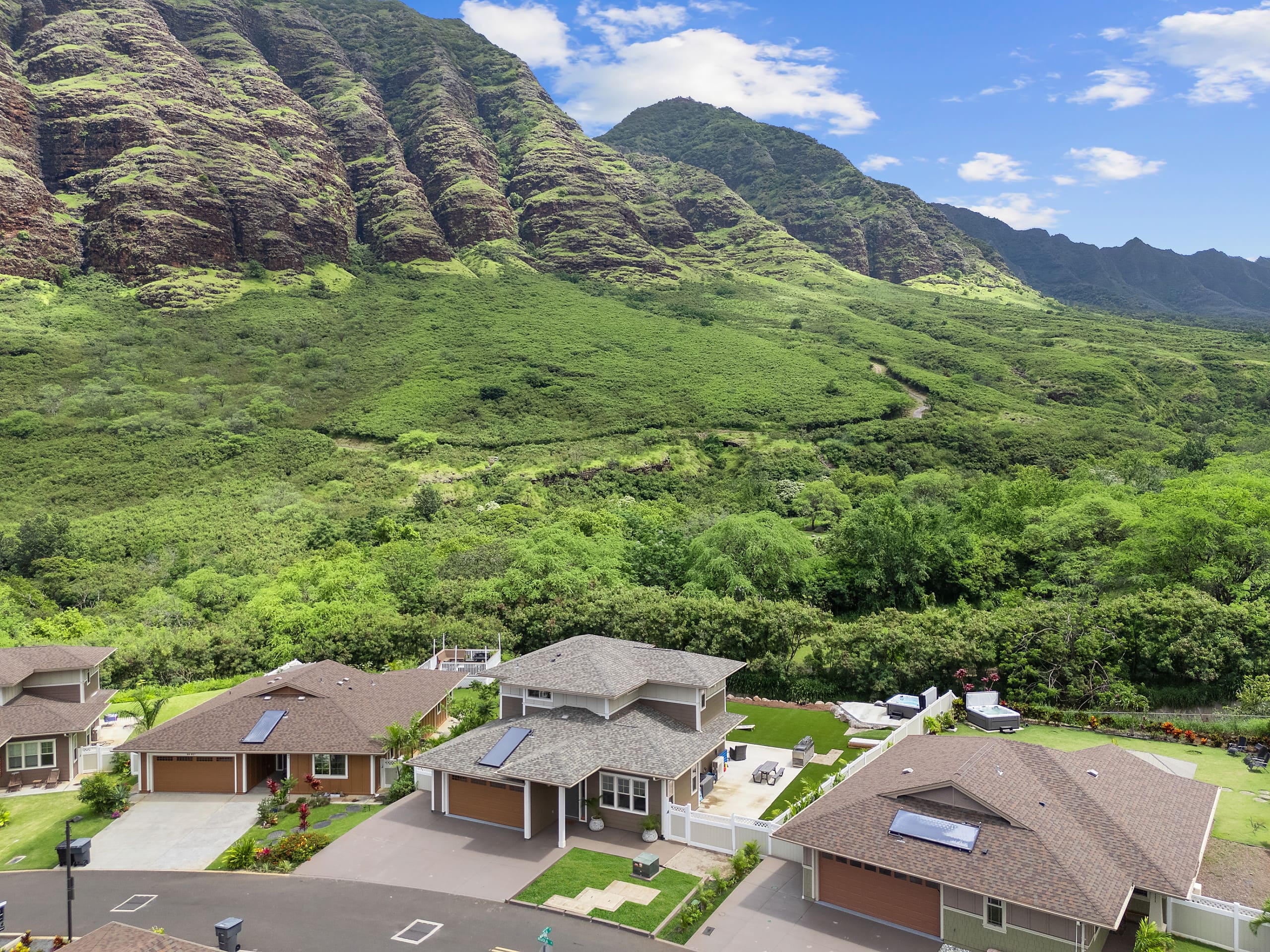 Home in Waianae · ★5.0 · 7 bedrooms · 12 beds · 5.5 private baths - Image 146