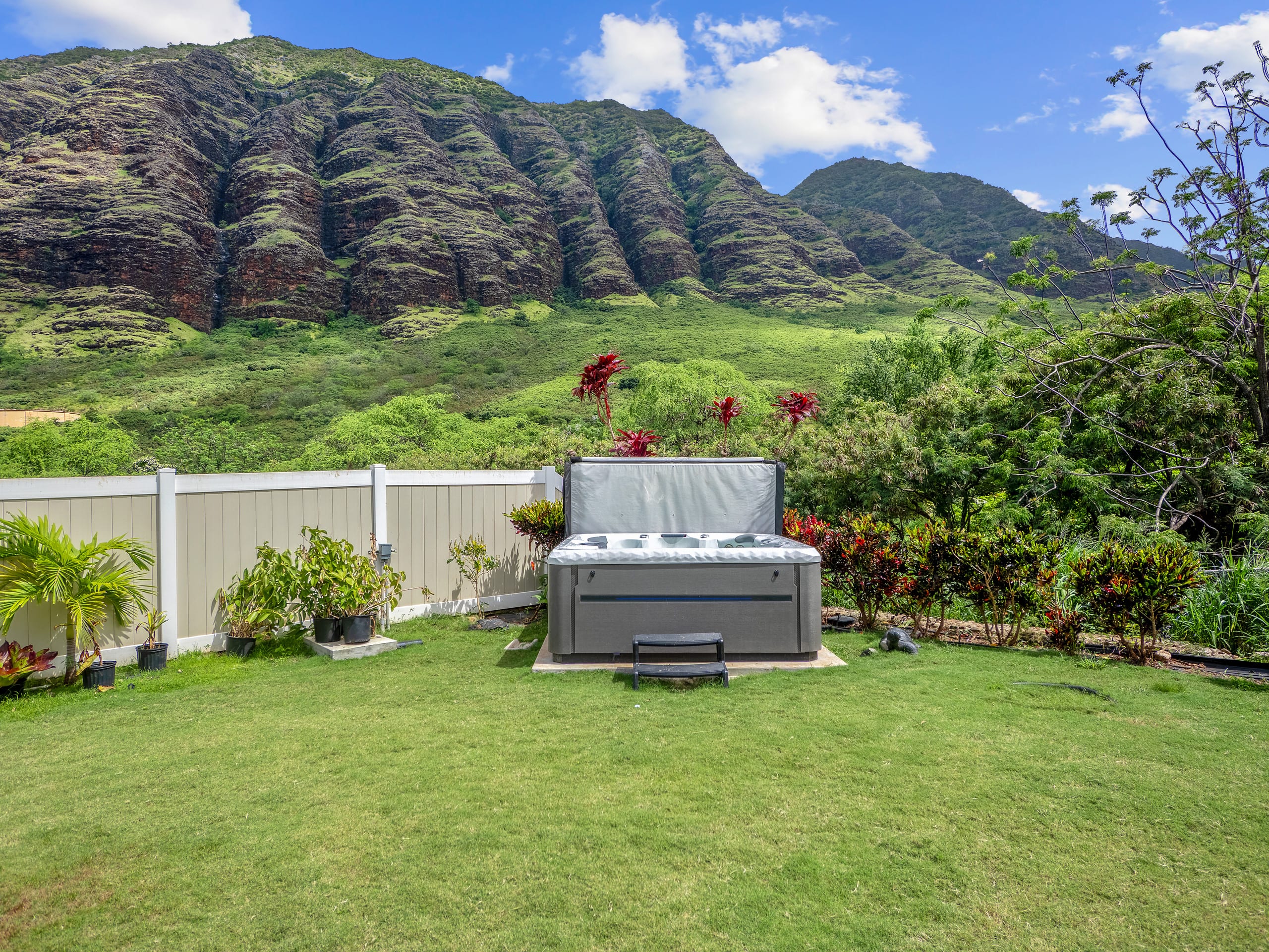Home in Waianae · ★5.0 · 7 bedrooms · 12 beds · 5.5 private baths - Image 195
