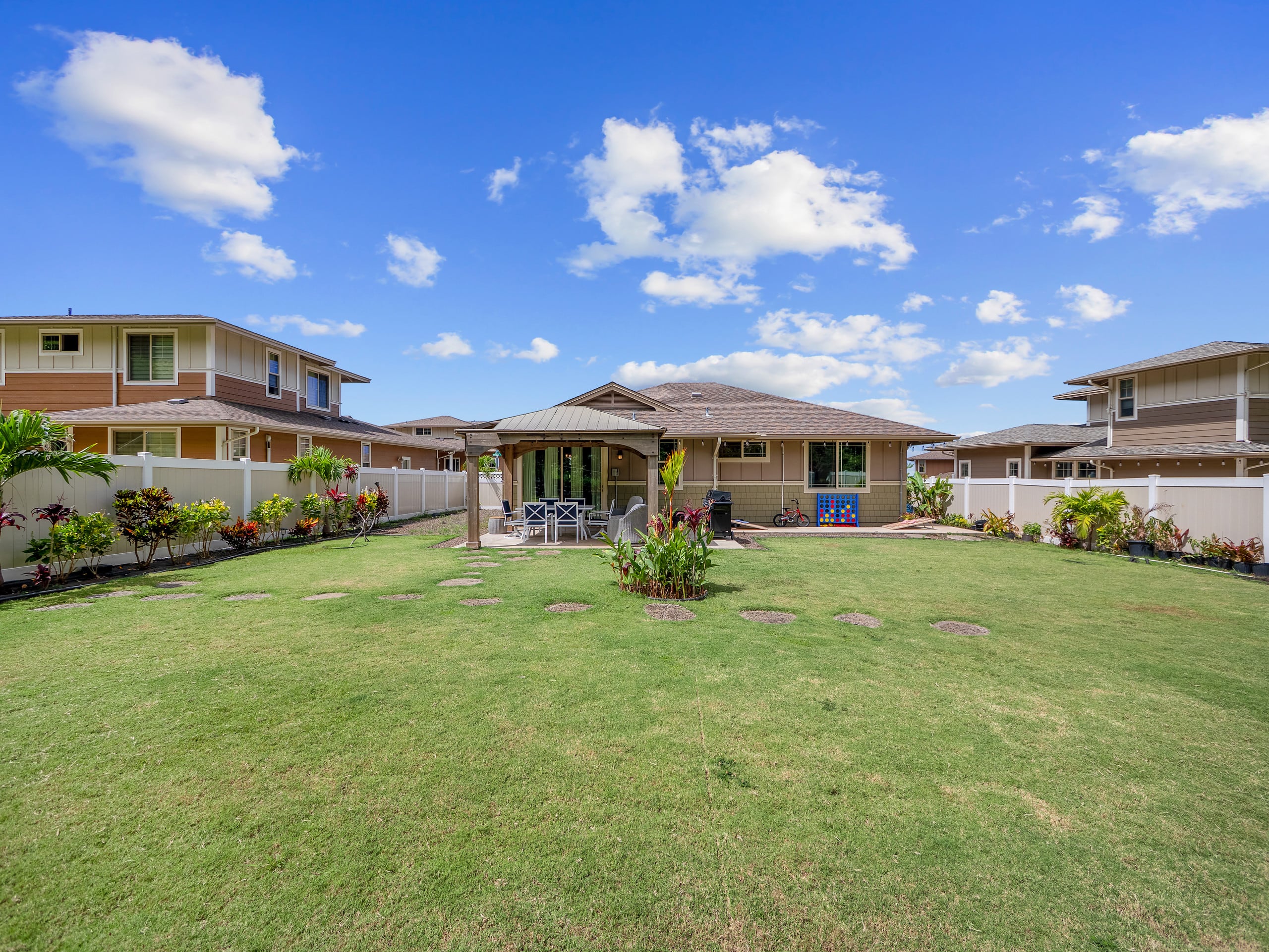 Home in Waianae · ★5.0 · 7 bedrooms · 12 beds · 5.5 private baths - Image 185