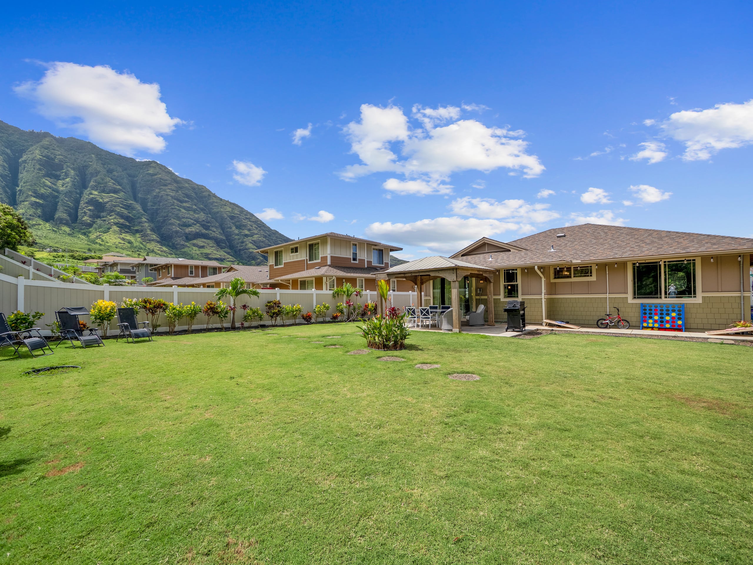 Home in Waianae · ★5.0 · 7 bedrooms · 12 beds · 5.5 private baths - Image 199