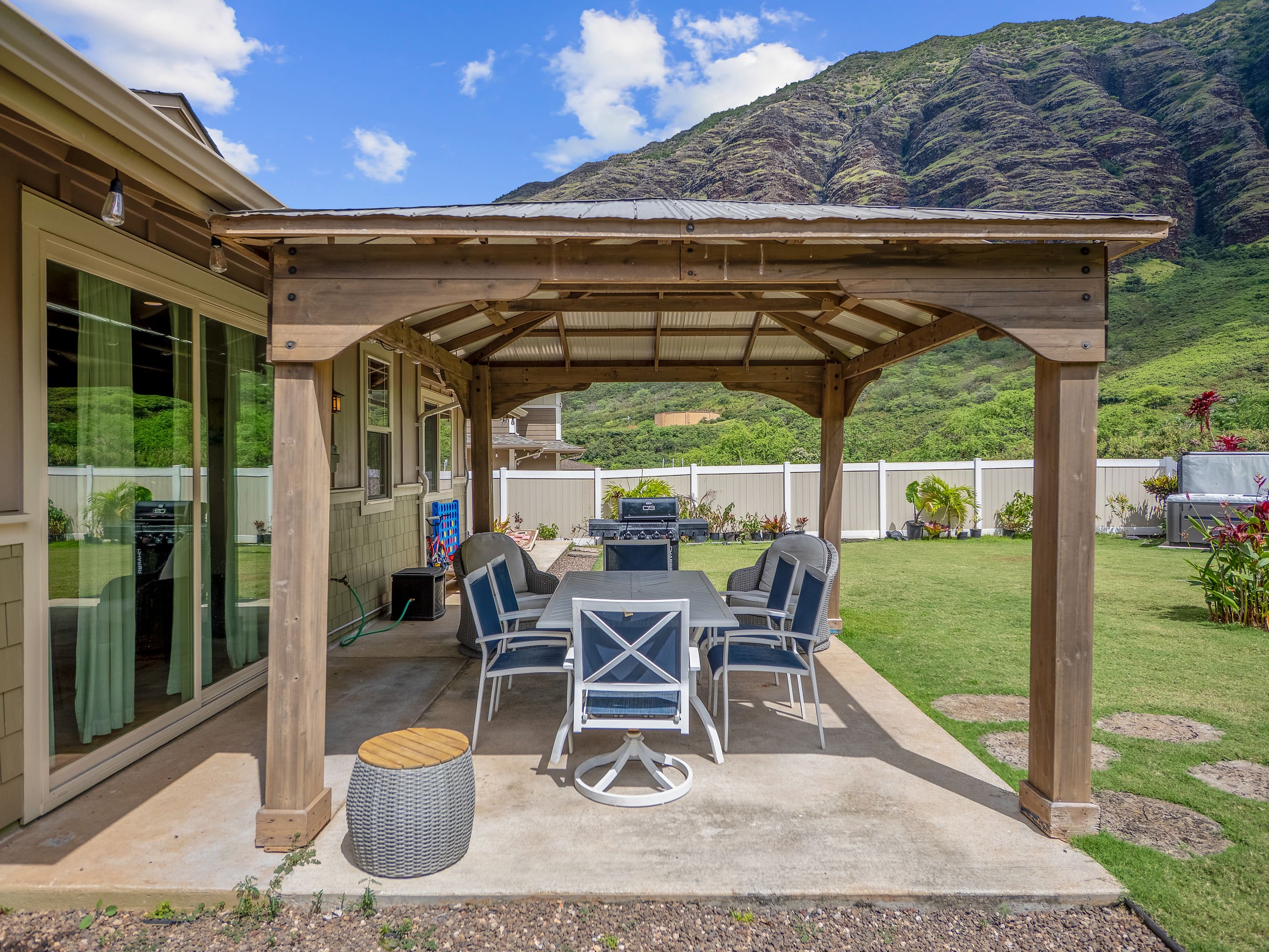Home in Waianae · ★5.0 · 7 bedrooms · 12 beds · 5.5 private baths - Image 186