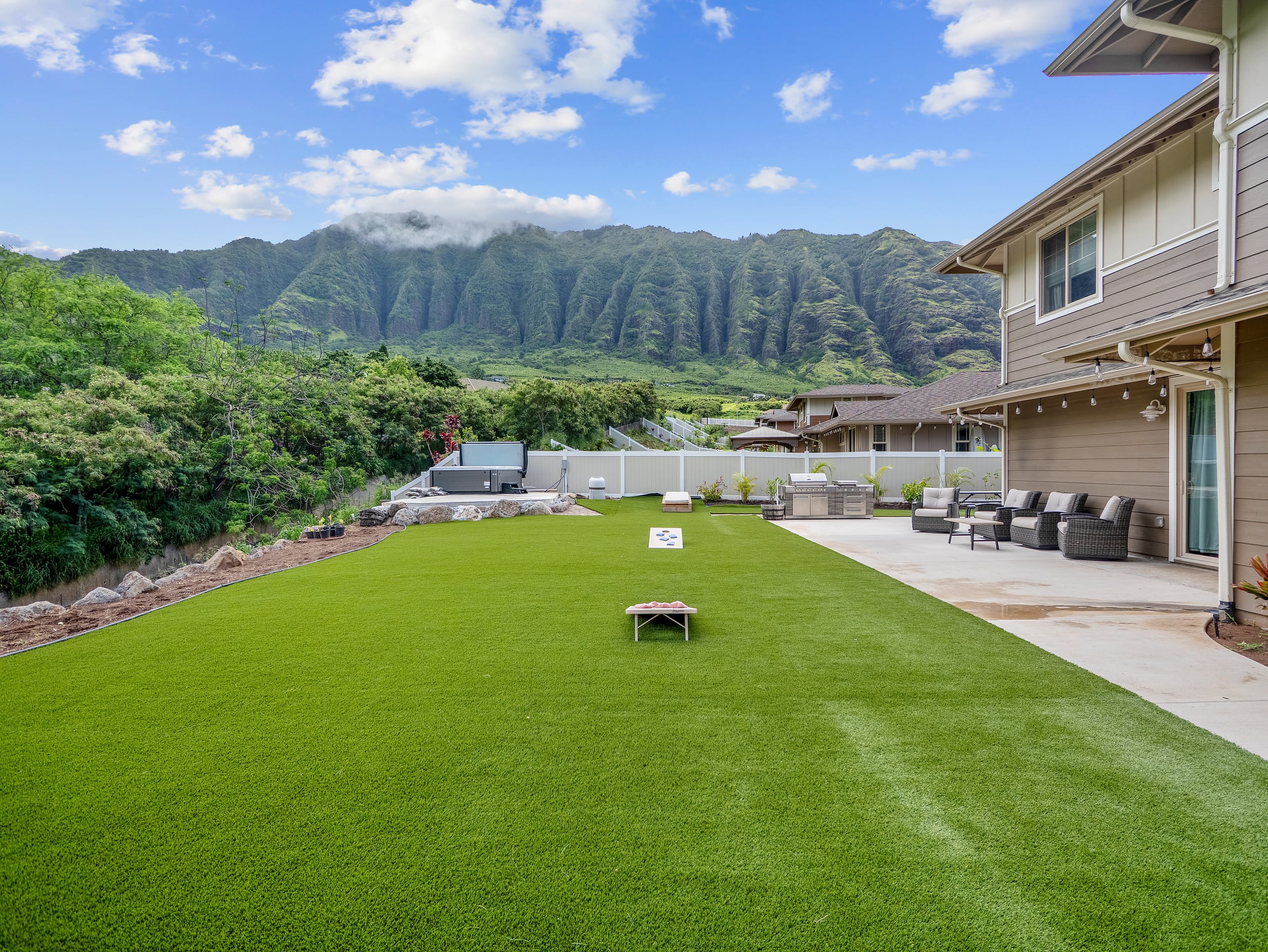 Home in Waianae · ★5.0 · 7 bedrooms · 12 beds · 5.5 private baths - Image 159