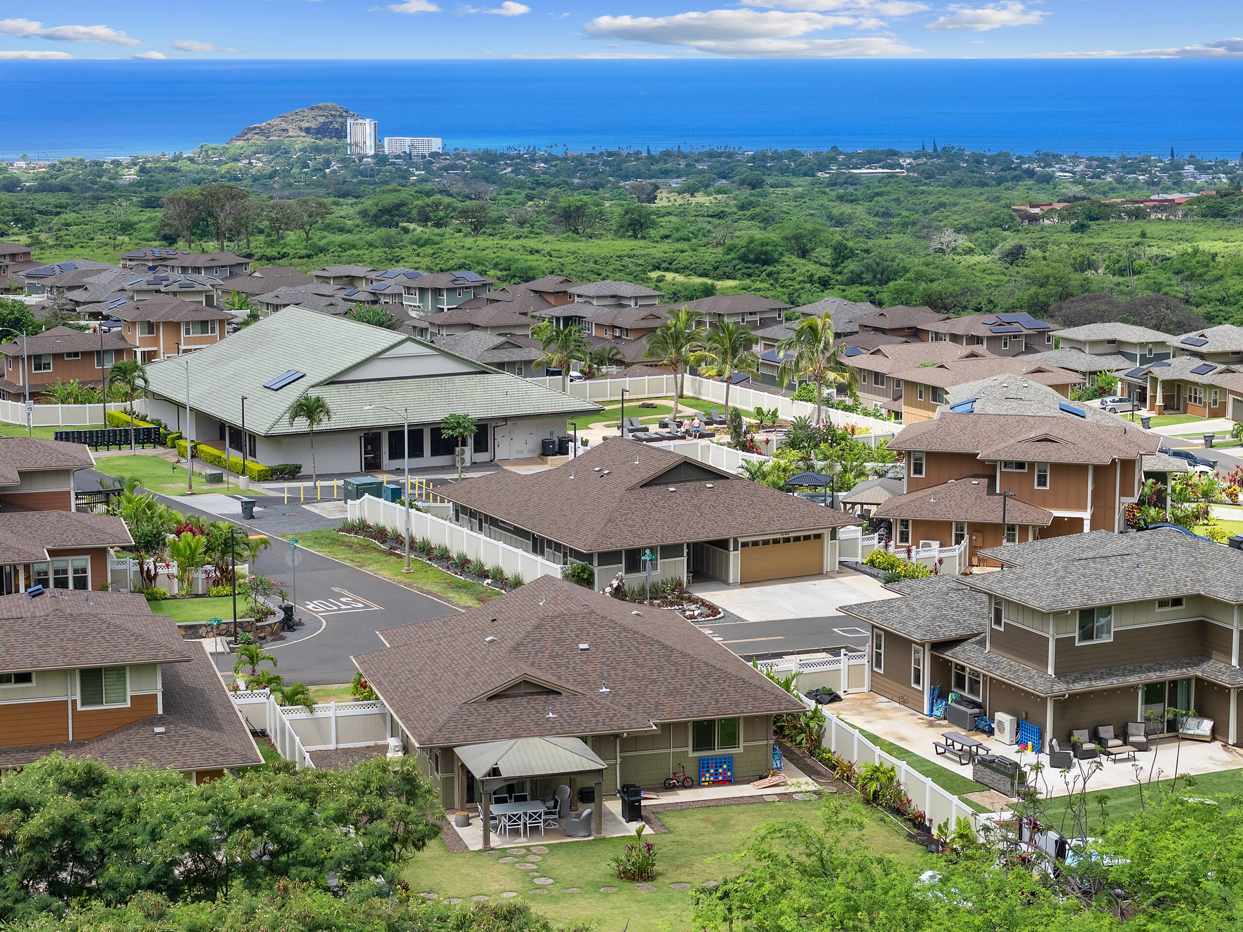 Home in Waianae · ★5.0 · 7 bedrooms · 12 beds · 5.5 private baths - Image 210