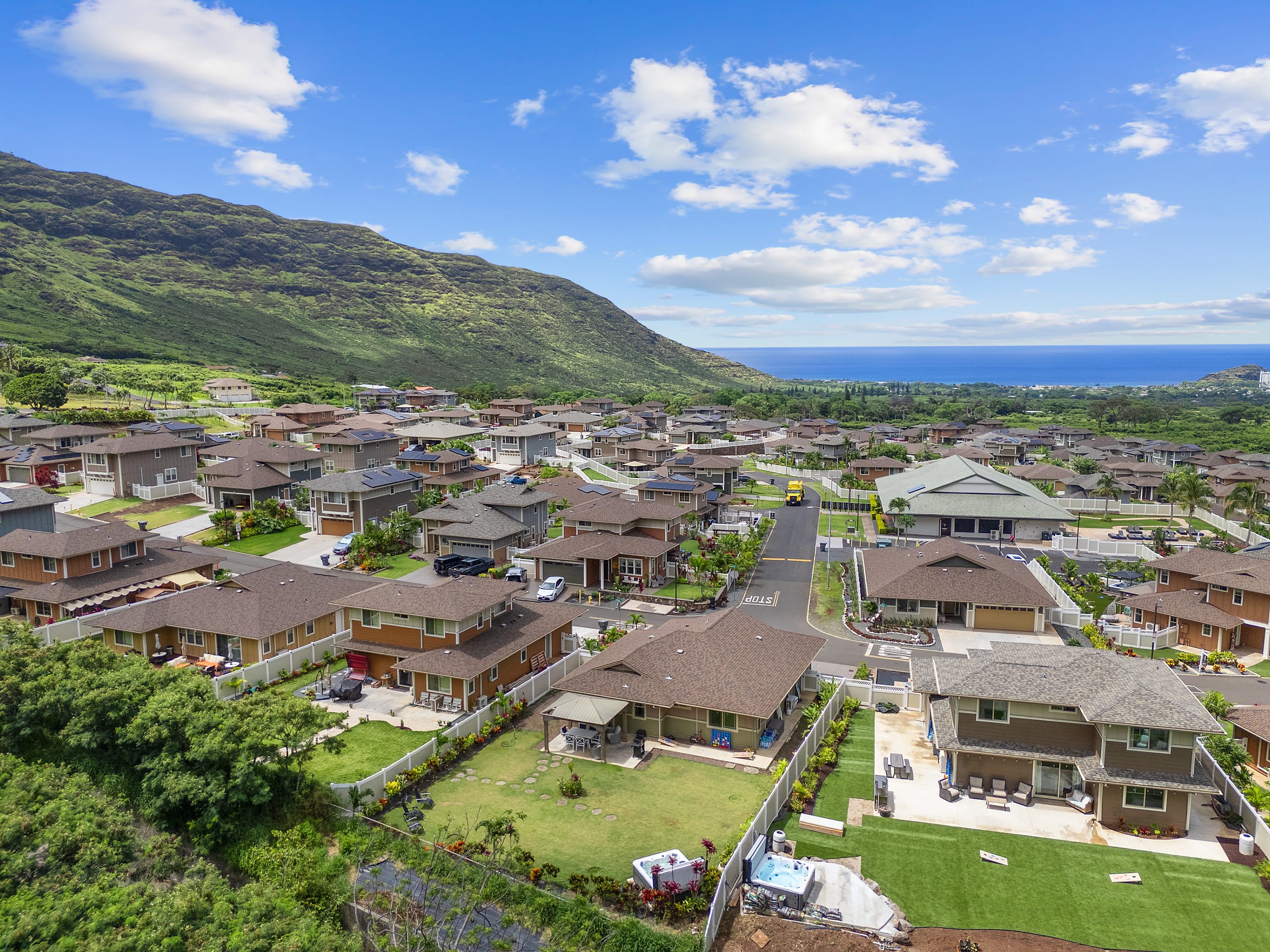 Home in Waianae · ★5.0 · 7 bedrooms · 12 beds · 5.5 private baths - Image 211
