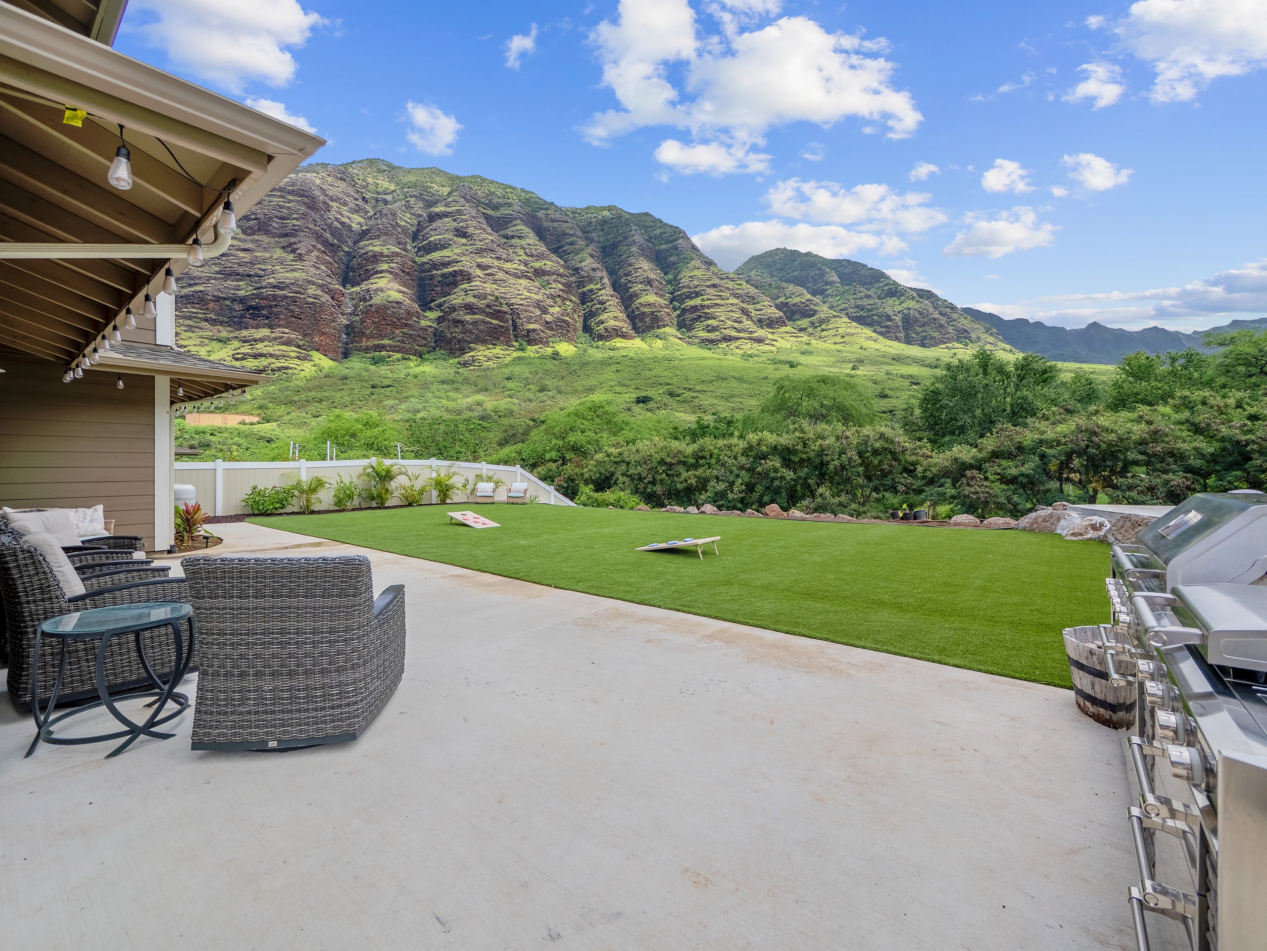 Home in Waianae · ★5.0 · 7 bedrooms · 12 beds · 5.5 private baths - Image 115