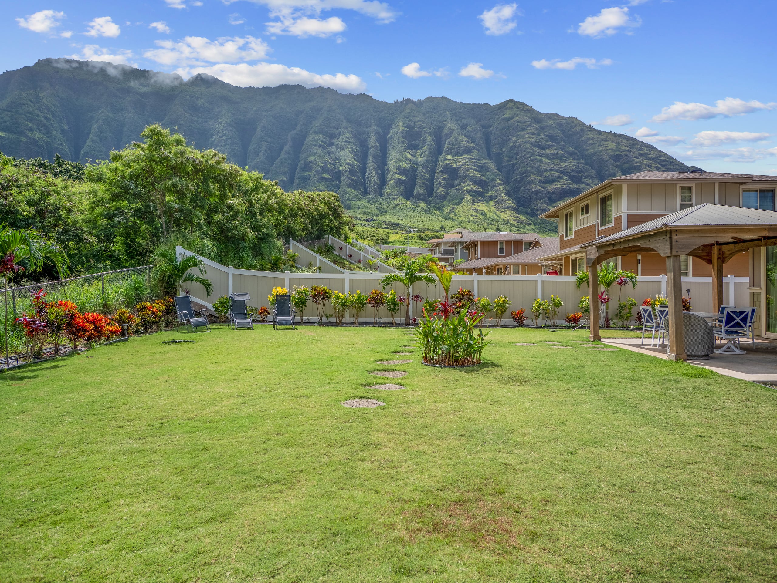 Home in Waianae · ★5.0 · 7 bedrooms · 12 beds · 5.5 private baths - Image 173