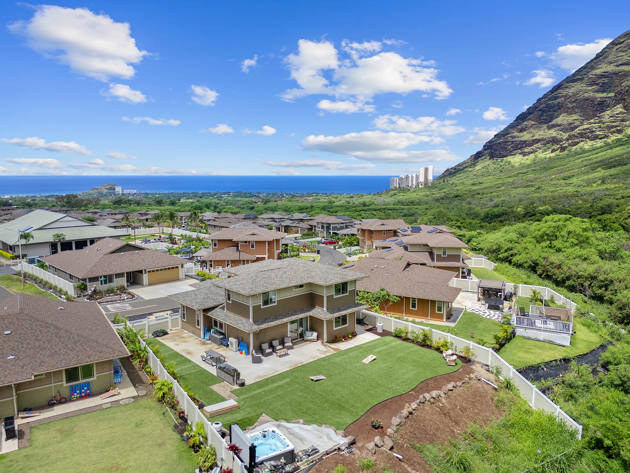 Home in Waianae · ★5.0 · 7 bedrooms · 12 beds · 5.5 private baths - Image 129