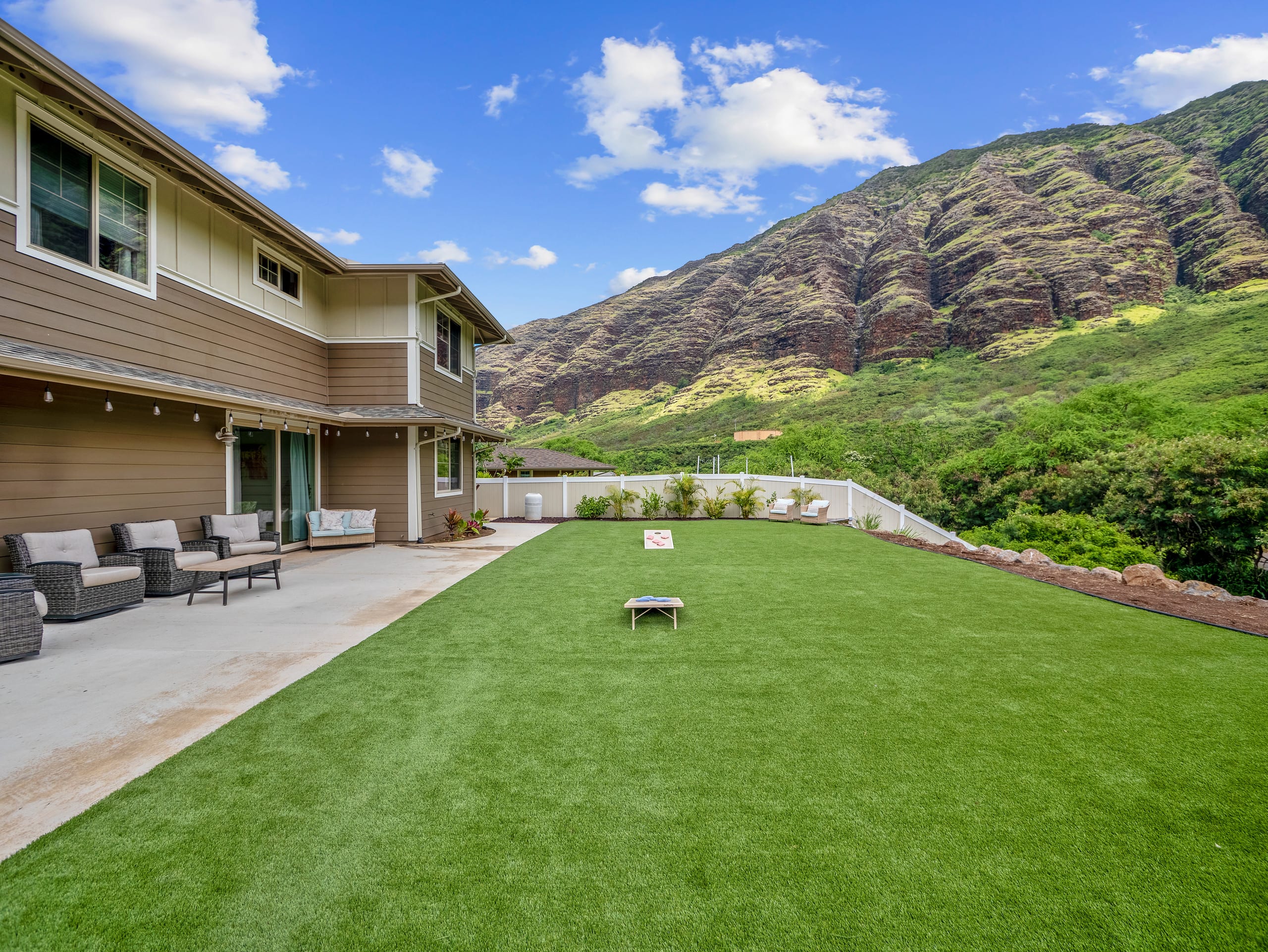 Home in Waianae · ★5.0 · 7 bedrooms · 12 beds · 5.5 private baths - Image 145