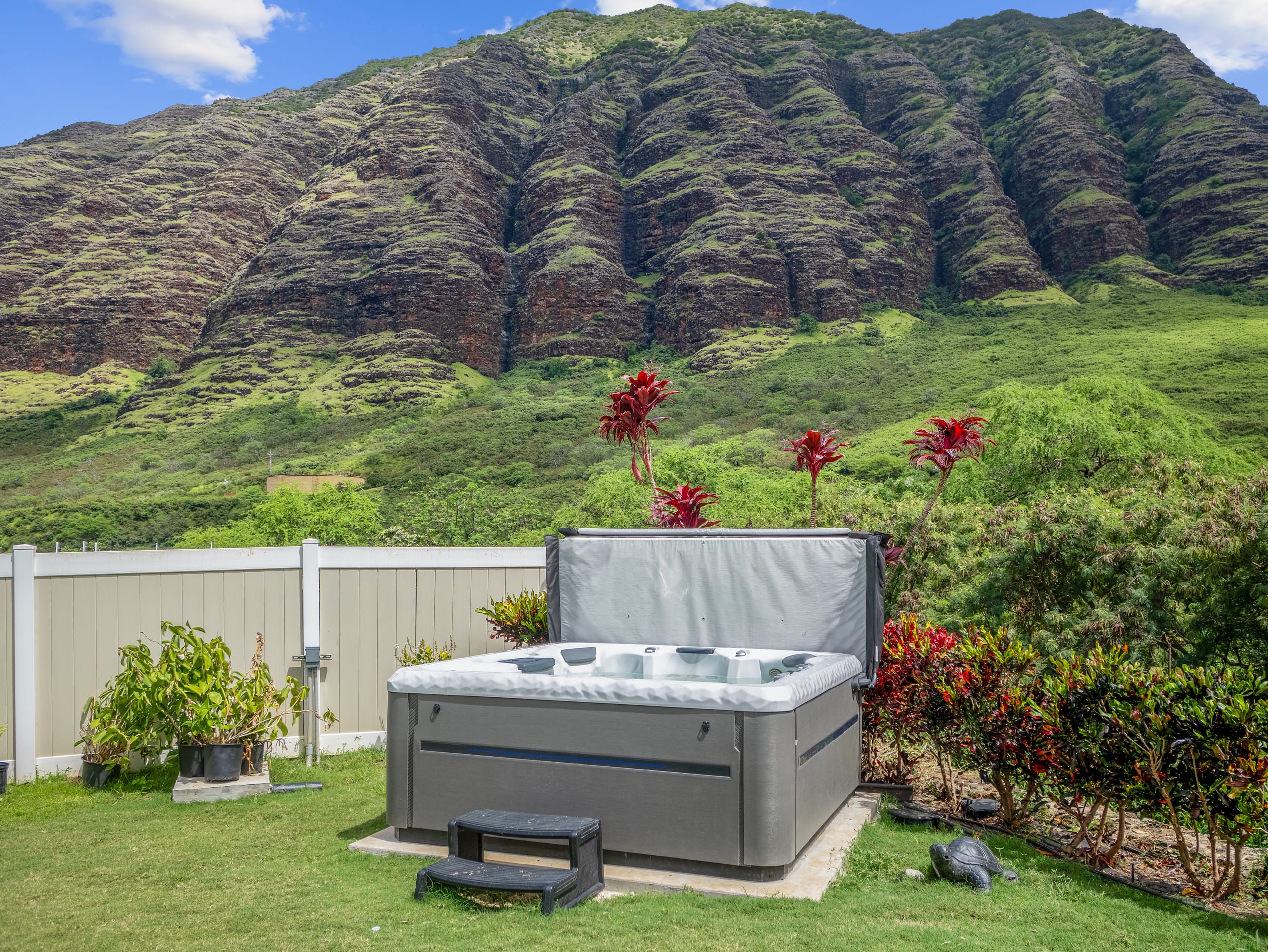 Home in Waianae · ★5.0 · 7 bedrooms · 12 beds · 5.5 private baths - Image 165