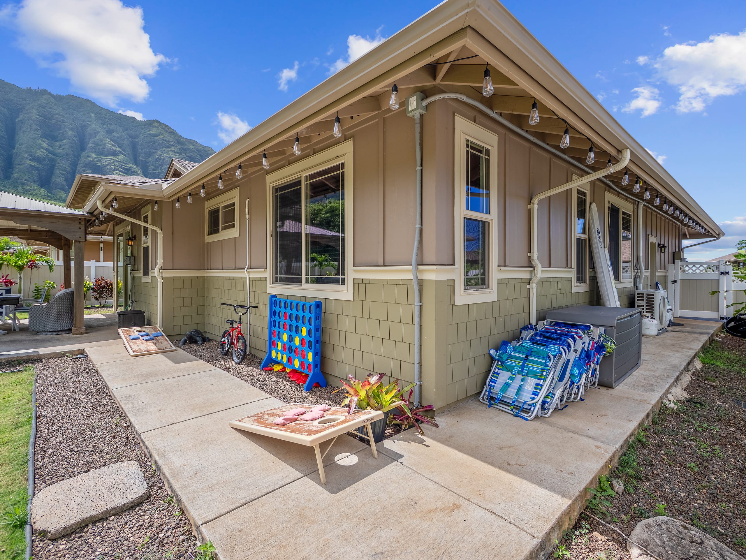 Home in Waianae · ★5.0 · 7 bedrooms · 12 beds · 5.5 private baths - Image 169
