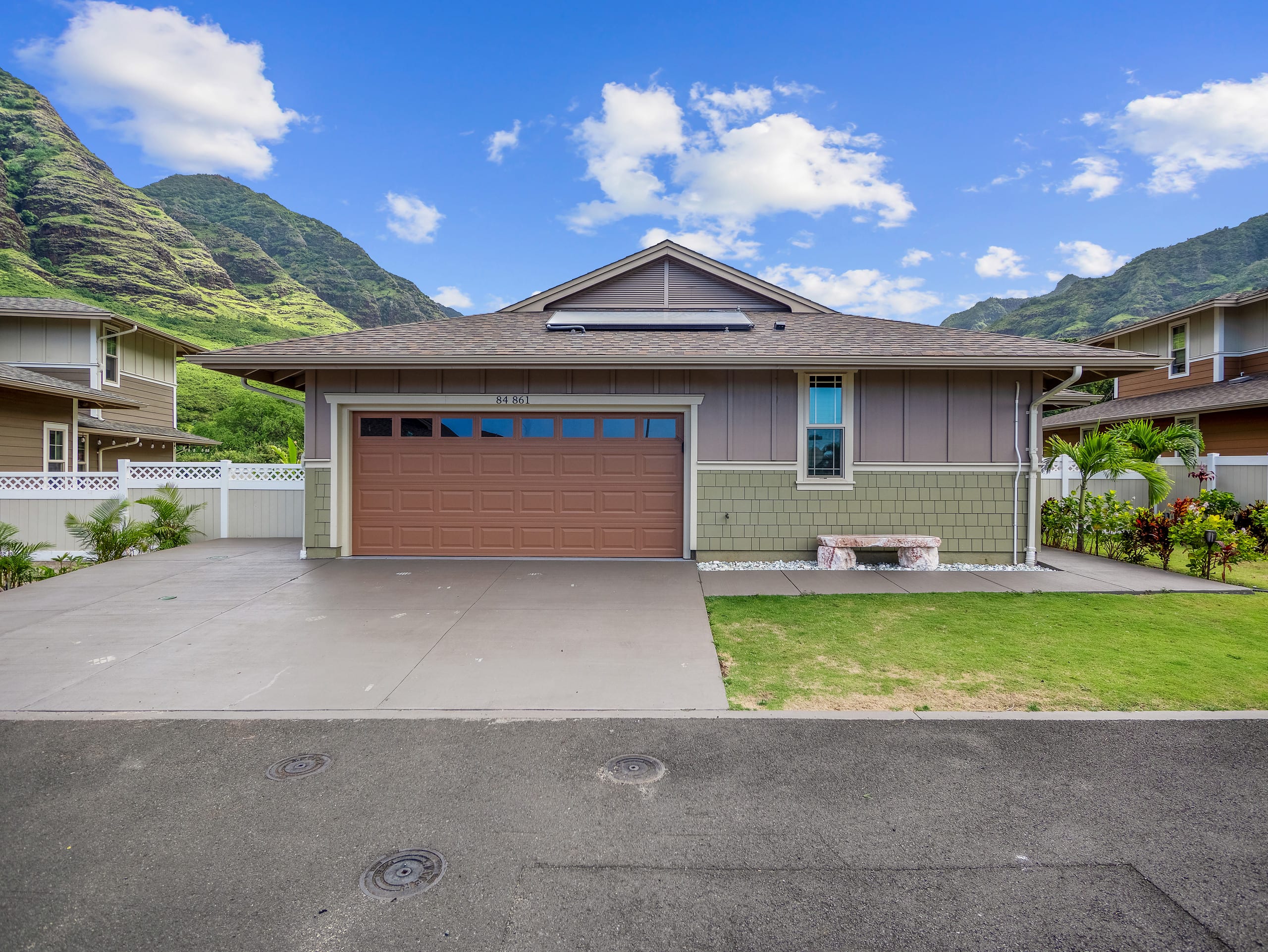 Home in Waianae · ★5.0 · 7 bedrooms · 12 beds · 5.5 private baths - Image 214