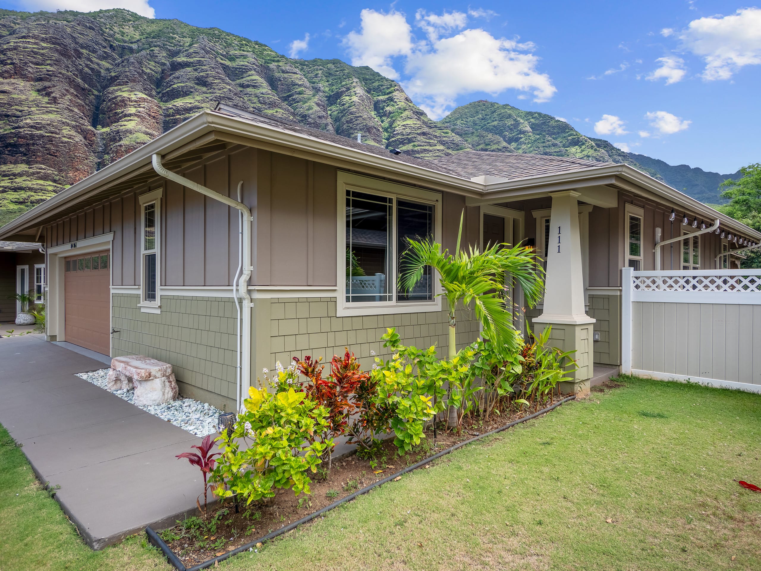 Home in Waianae · ★5.0 · 7 bedrooms · 12 beds · 5.5 private baths - Image 218