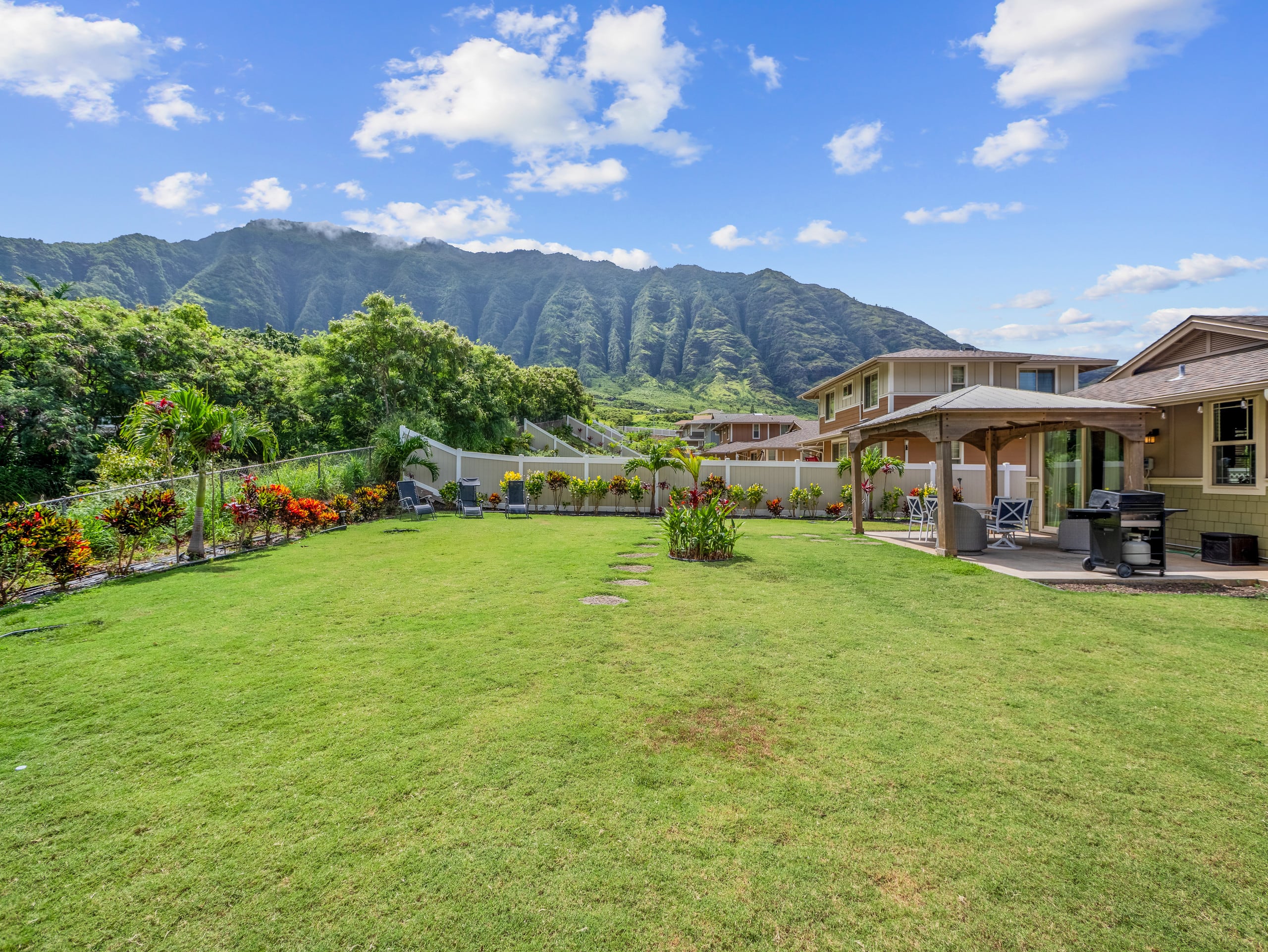 Home in Waianae · ★5.0 · 7 bedrooms · 12 beds · 5.5 private baths - Image 200