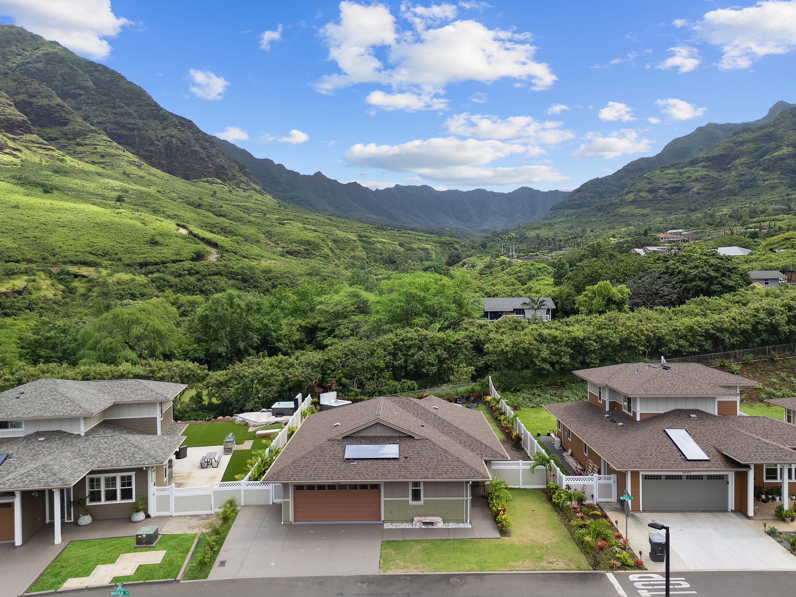 Home in Waianae · ★5.0 · 7 bedrooms · 12 beds · 5.5 private baths - Image 201