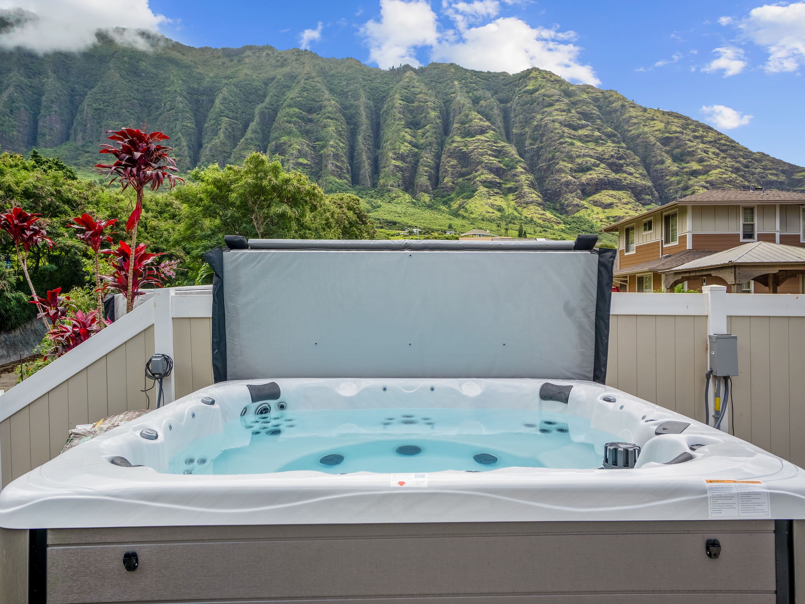 Home in Waianae · ★5.0 · 7 bedrooms · 12 beds · 5.5 private baths - Image 143