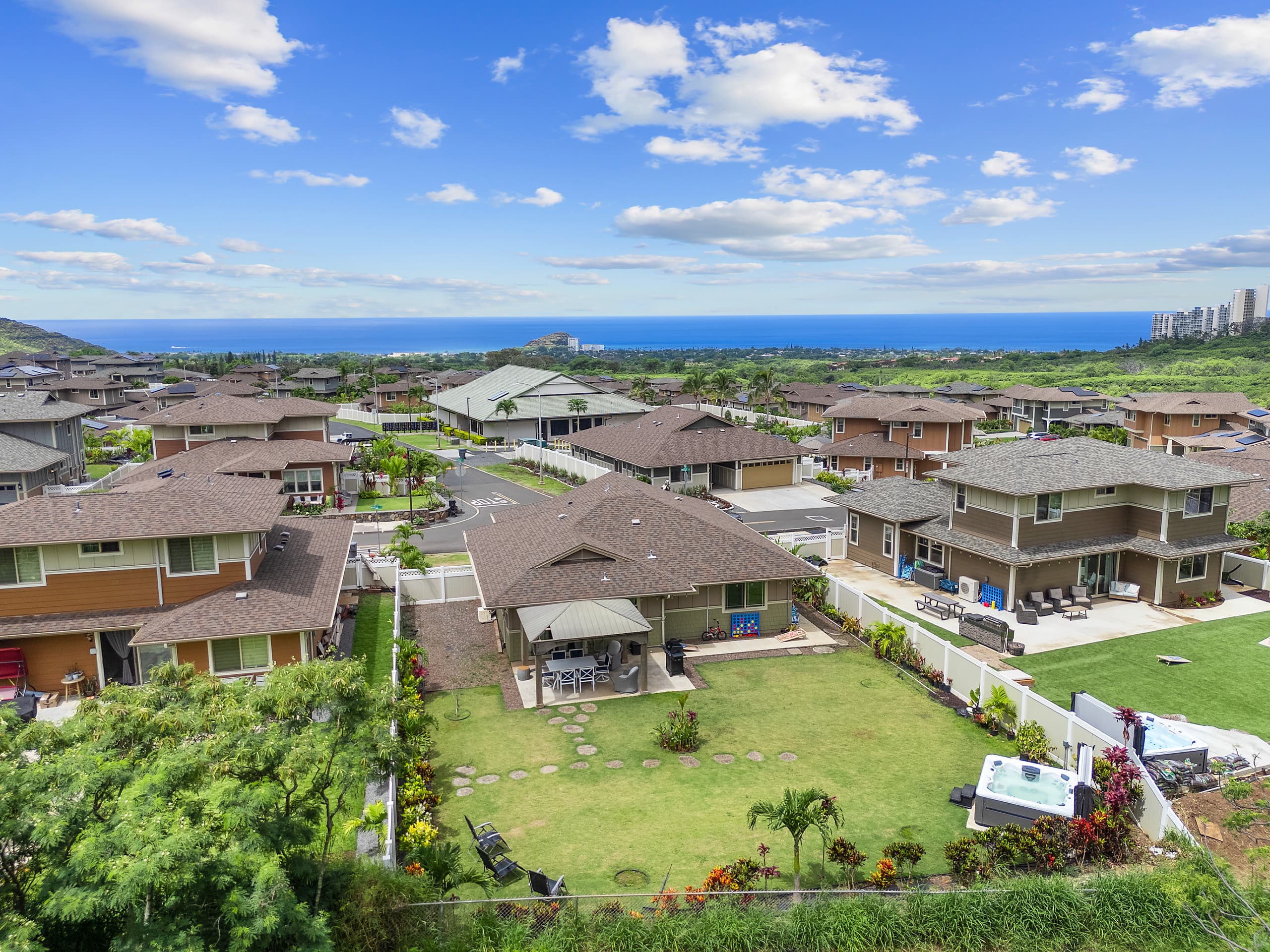 Home in Waianae · ★5.0 · 7 bedrooms · 12 beds · 5.5 private baths - Image 172