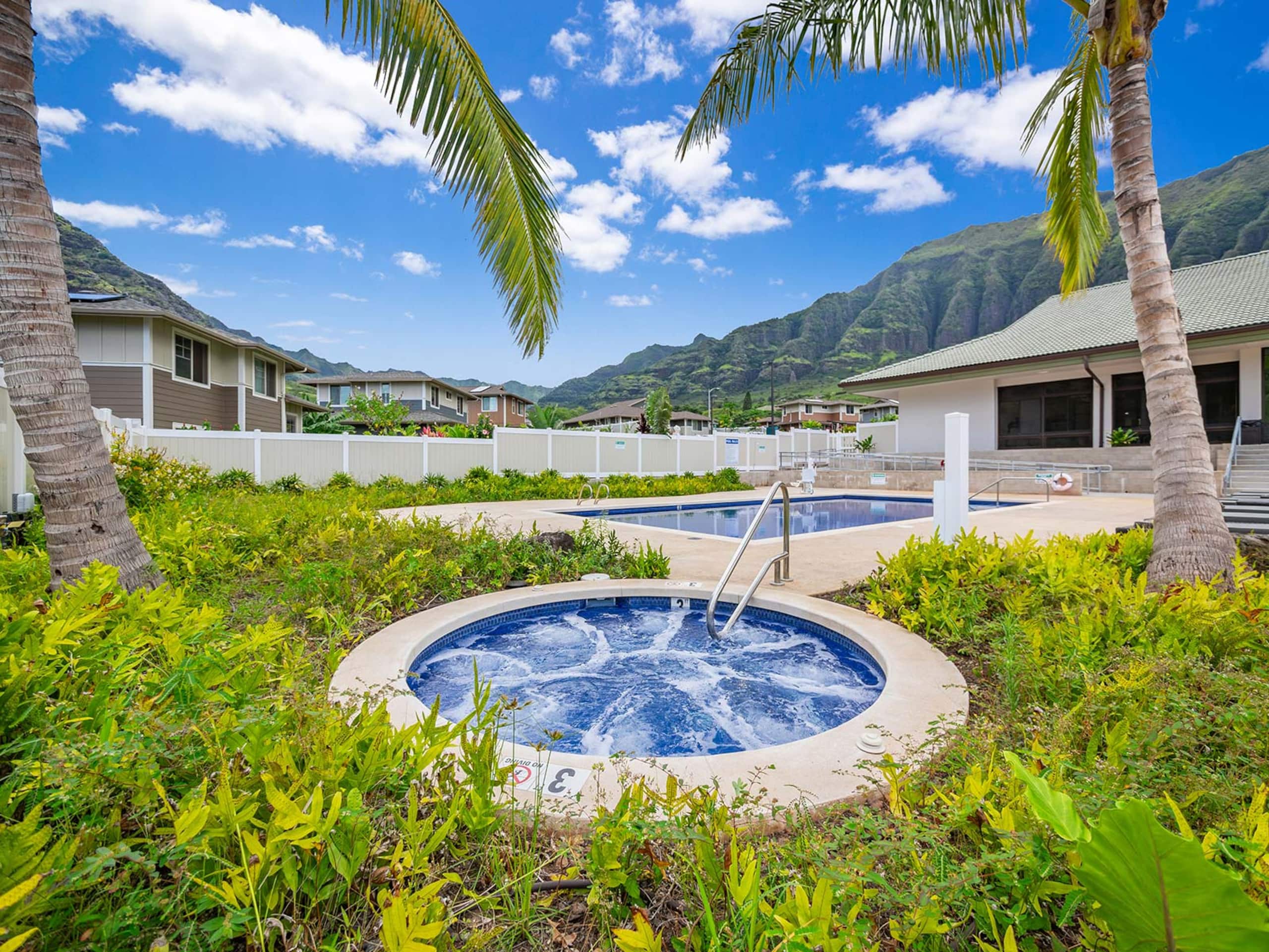Home in Waianae · ★5.0 · 7 bedrooms · 12 beds · 5.5 private baths - Image 109