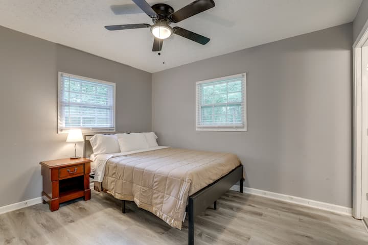 Queen bed and master bedroom