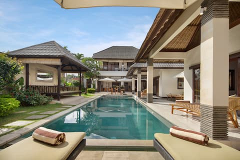 Huge 9 Br/10 Bathr Villa/Best Location/near beach