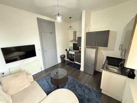 Top Airbnb: Apartment CLose to city in Govan