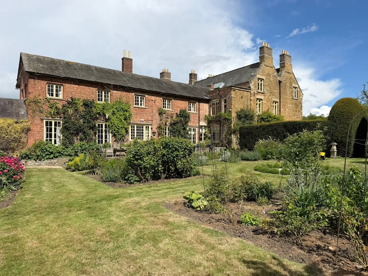 Belvoir Lodge | Sleeps 22 | Perfect For Groups - Nottinghamshire