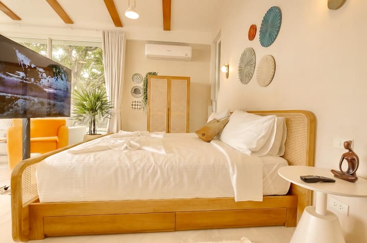 V13 – Haad Yao Studio — photo 2