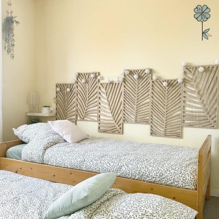 Chambre avec 2 lits gigognes, décoration soignée