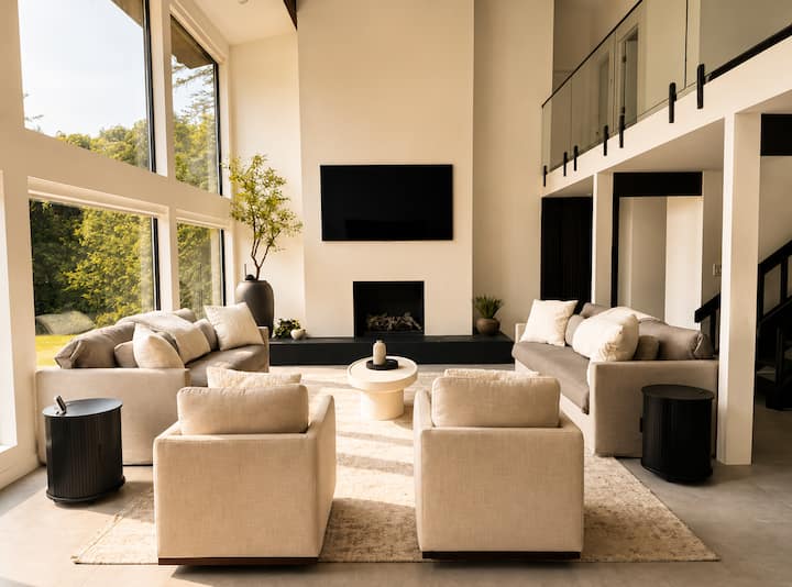 A Modern Waterfront Home On Slr With Private Beach - Prescott