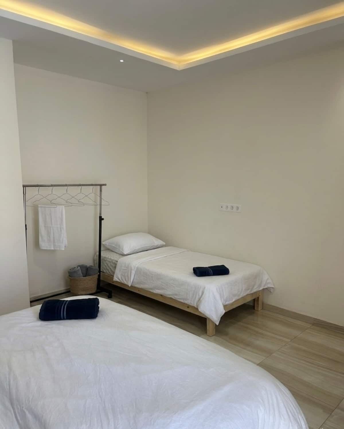 Appartement 3 chambres — haut de gamme, vue piscine — Chambre 2