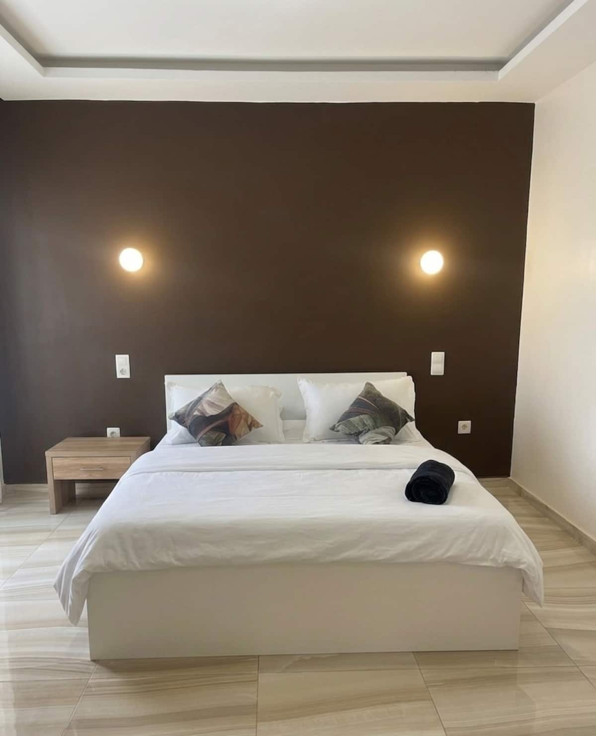 Appartement 3 chambres — haut de gamme, vue piscine — Chambre 1