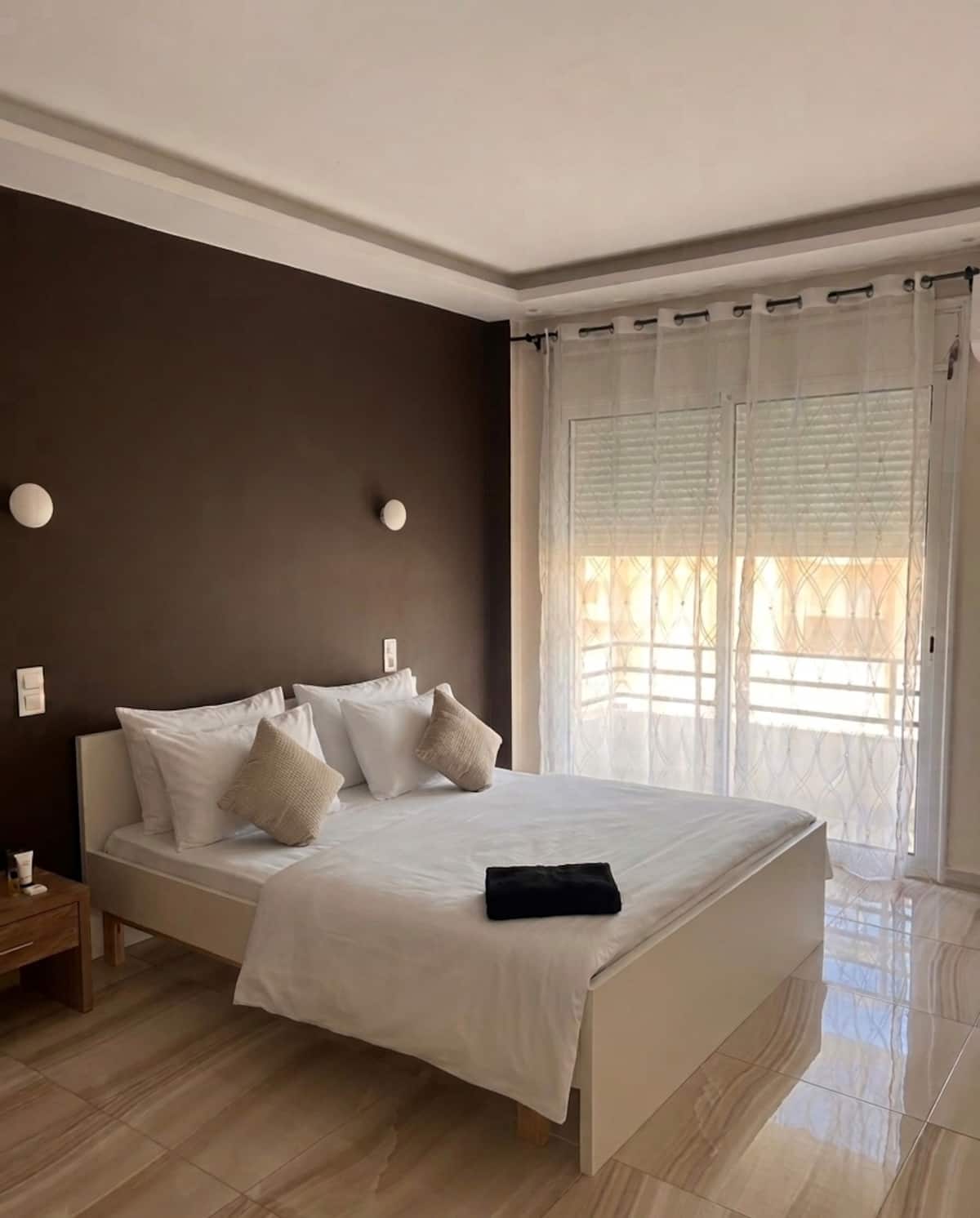 Appartement 3 chambres — haut de gamme, vue piscine — Suite parentale