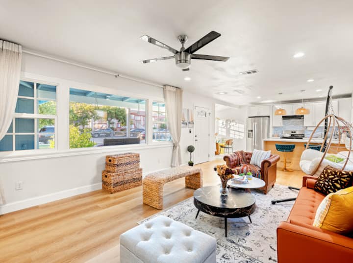 Near Ont | Claremont | Vic Gardens | Mills | 3b2b - Upland, CA