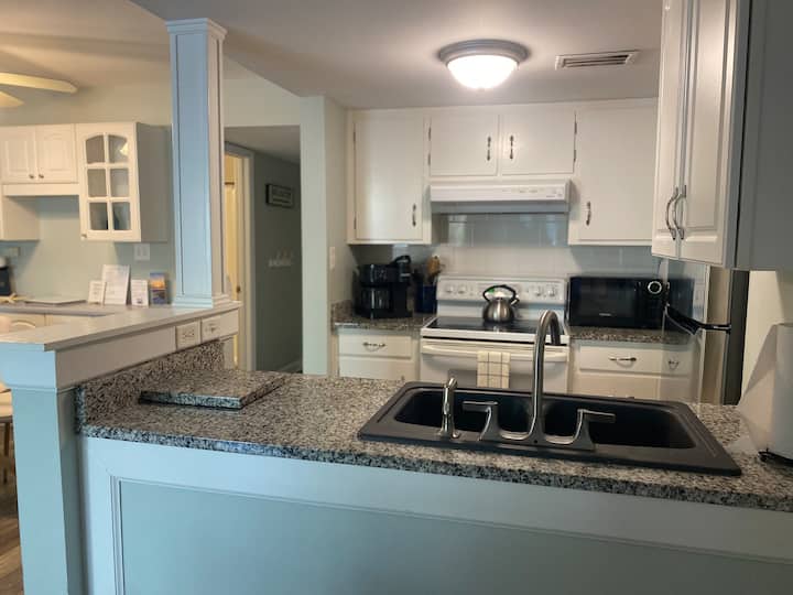 Fun Fernadina Beach Condo - Fernandina Beach, FL