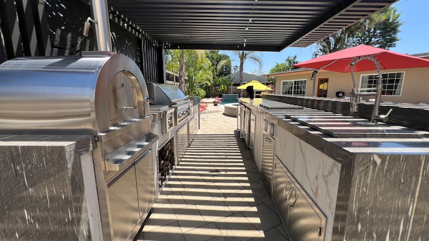 Fullbright ave, Chatsworth