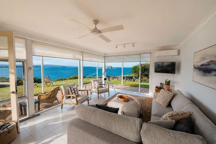5 Star | Haven | Waters Edge | Walk to Restaurants