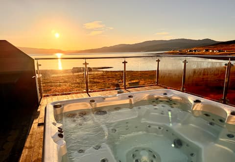 Storbukta Arctic Lodge - Fjord, Aurora and Jacuzzi