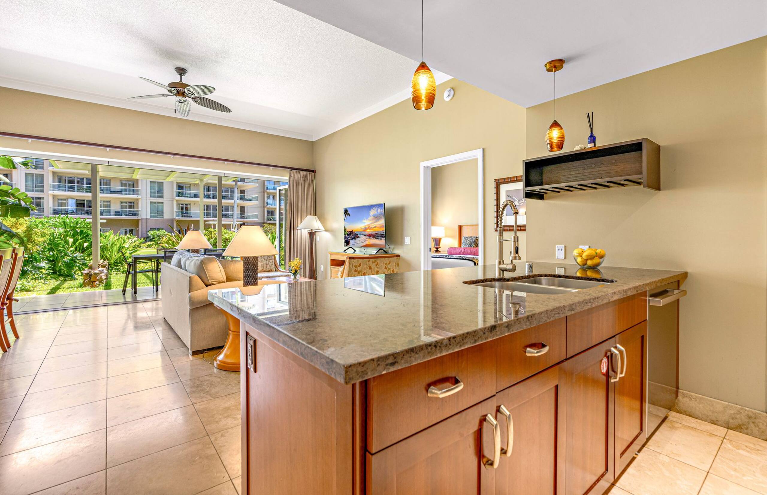 Condo in Lahaina · ★4.92 · 2 bedrooms · 3 beds · 2 baths - Image 3