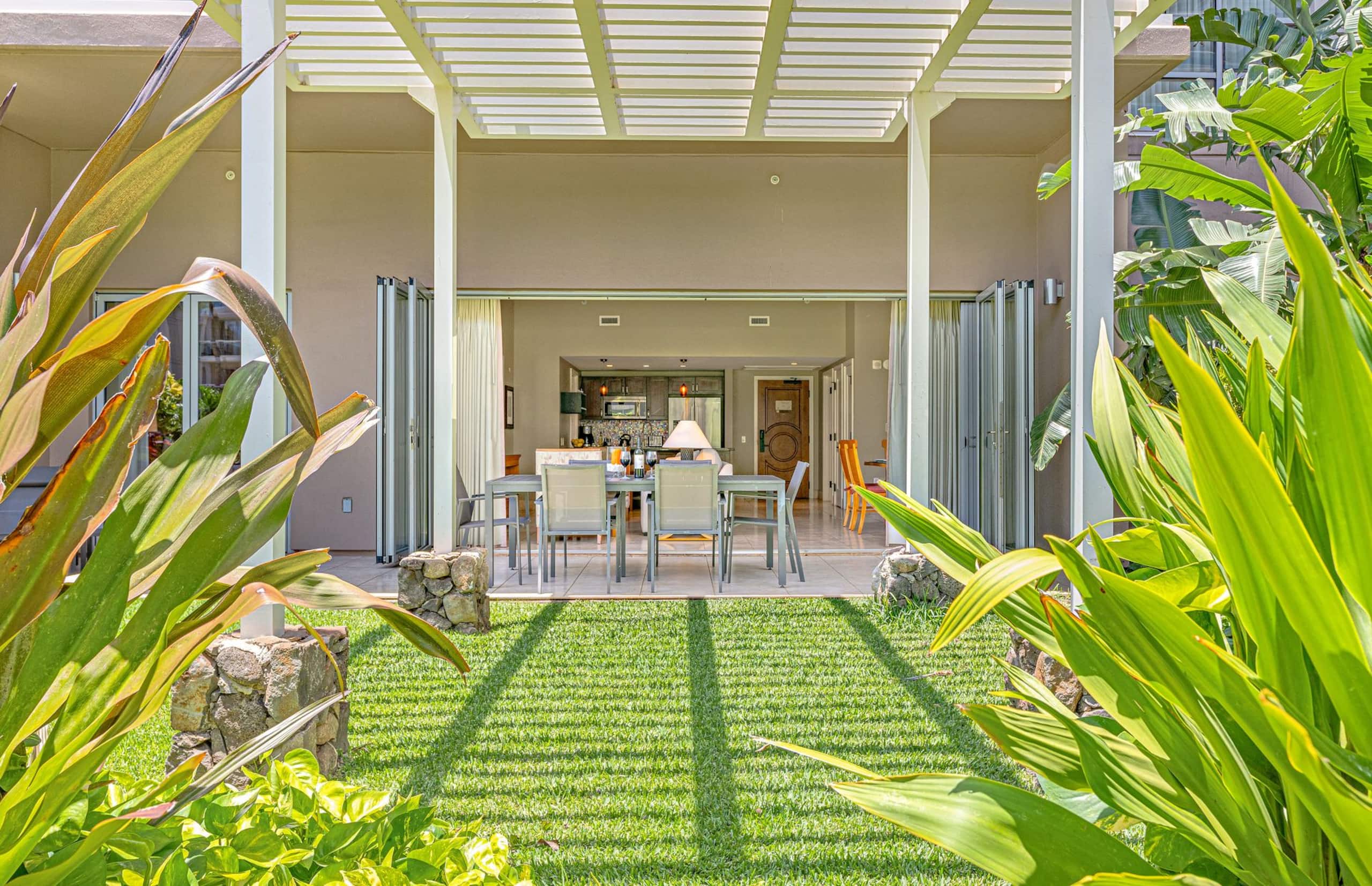 Condo in Lahaina · ★4.92 · 2 bedrooms · 3 beds · 2 baths - Image 30